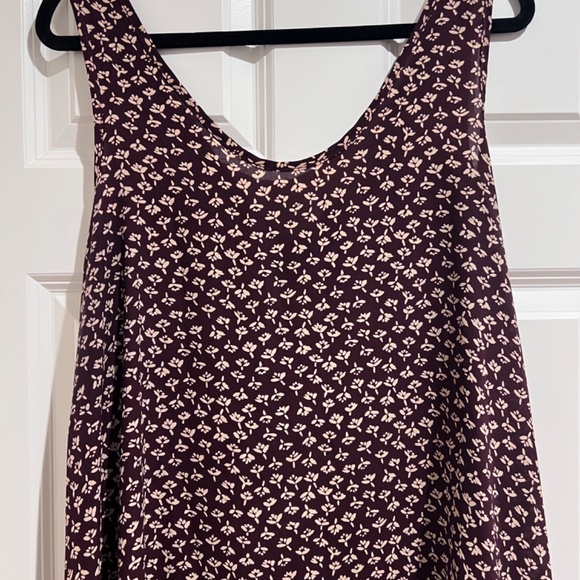 Painted Threads Floral Tank Top - Picture 2 of 3